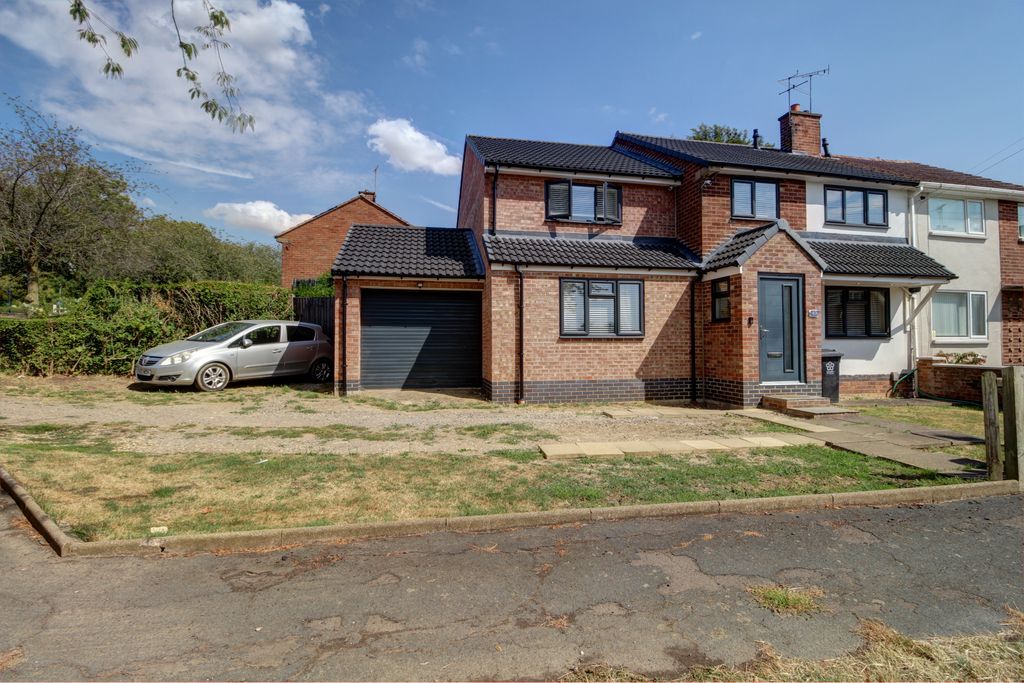 Property photo 1 of 19 Front