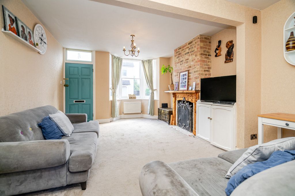 Property photo 3 of 18