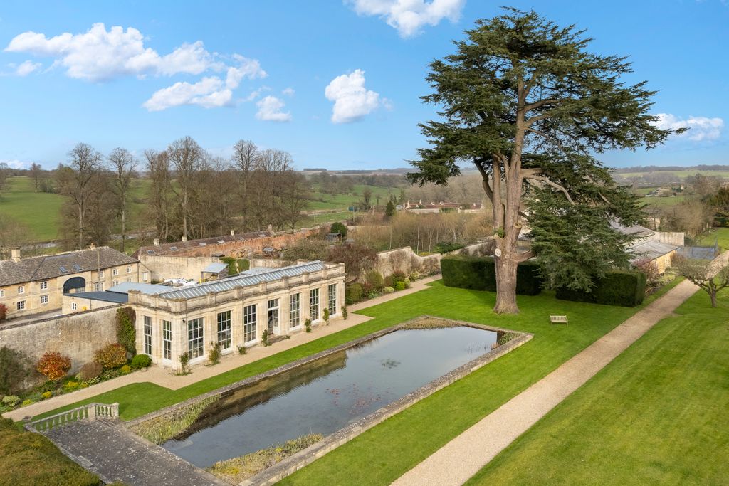 Property photo 3 of 21