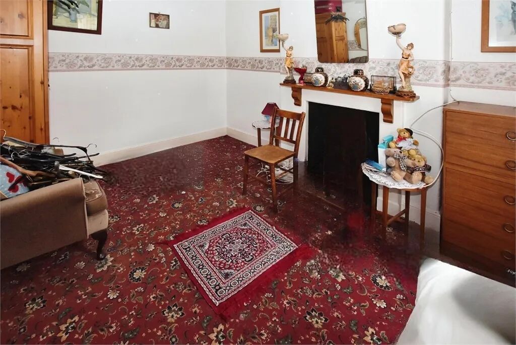 Property photo 3 of 8 Picture 3