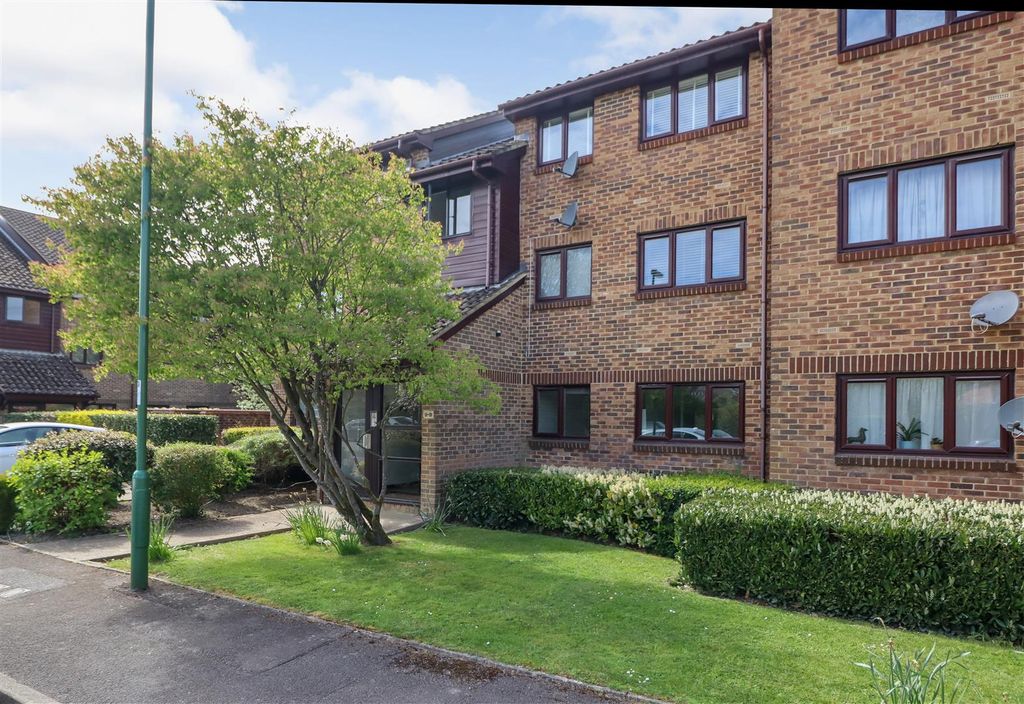 Property photo 1 of 18