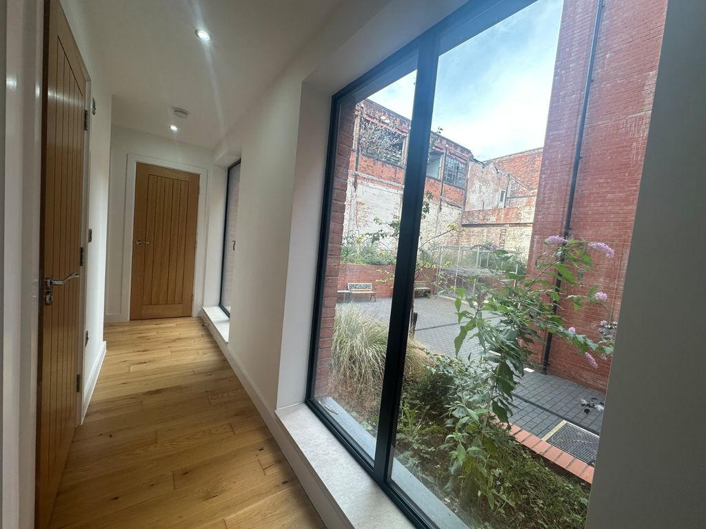 Property photo 2 of 15 Picture No. 14