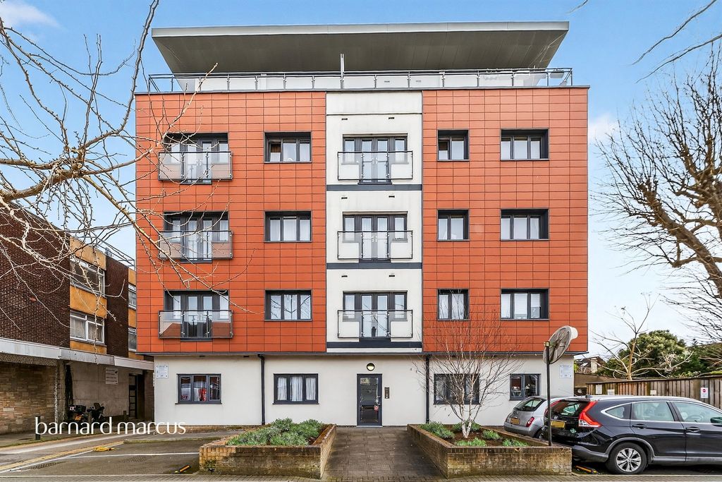 Property photo 1 of 12