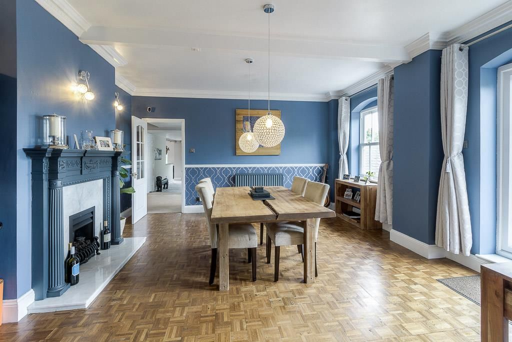 Property photo 2 of 35