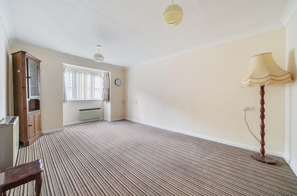 Property photo 2 of 14 1331384-21-6889E9...