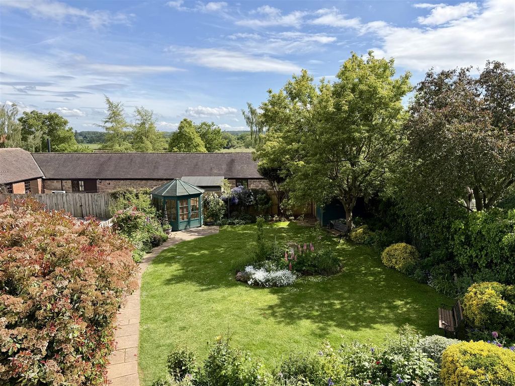 Property photo 3 of 47