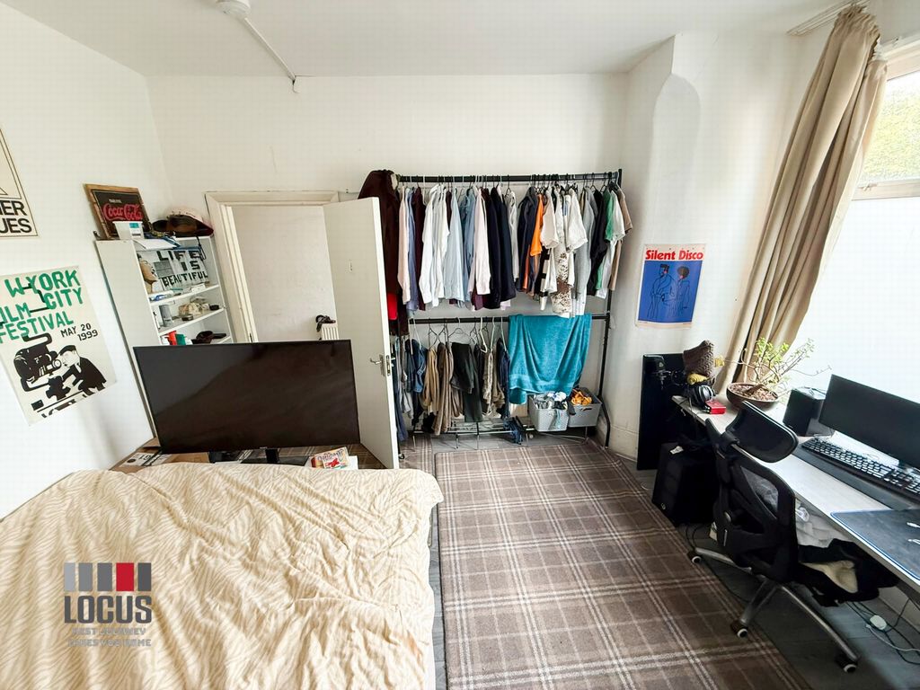 Property photo 3 of 11 Photo 7