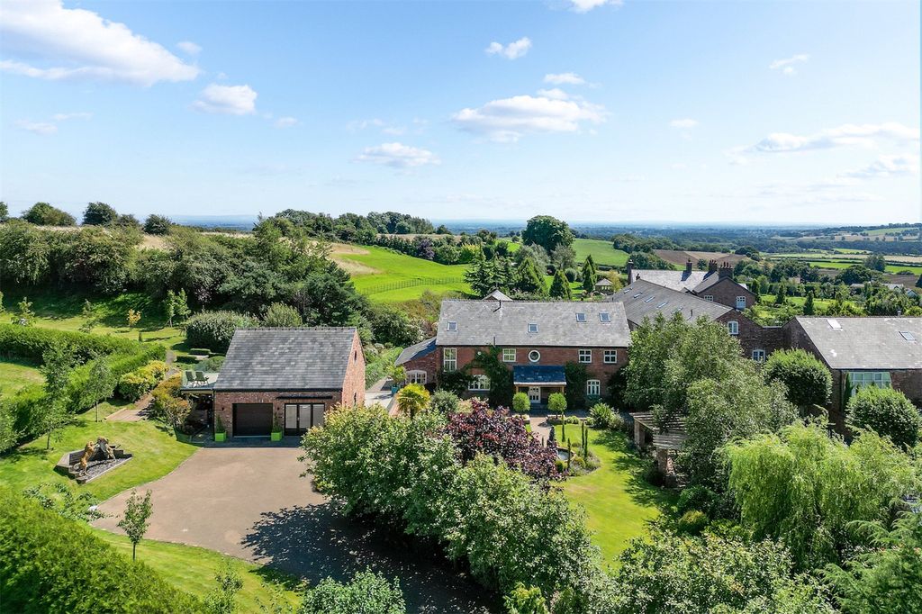 Property photo 1 of 17 Mulberry House