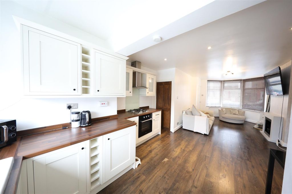 Property photo 2 of 15 Kitchen