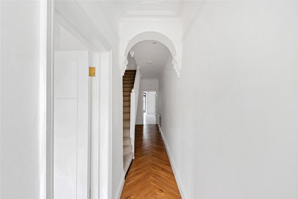 Property photo 2 of 18 Picture No. 68