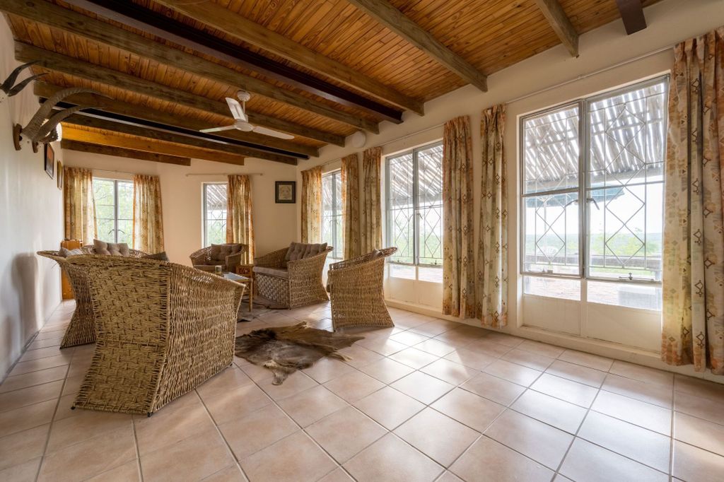 Property photo 3 of 32 1Hs1684291