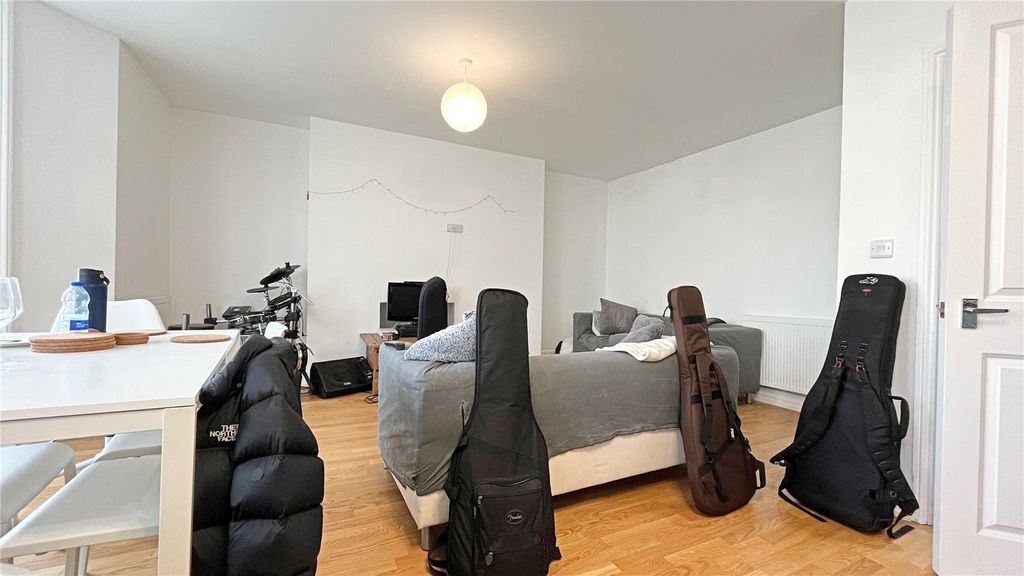 Property photo 2 of 16 Picture No. 02