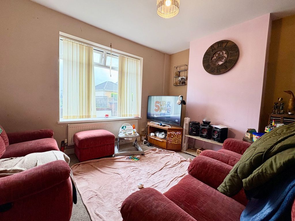 Property photo 3 of 27