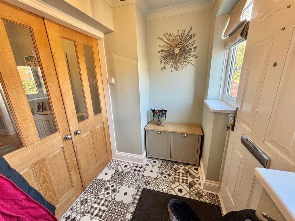 Property photo 3 of 41 Entrance Porch