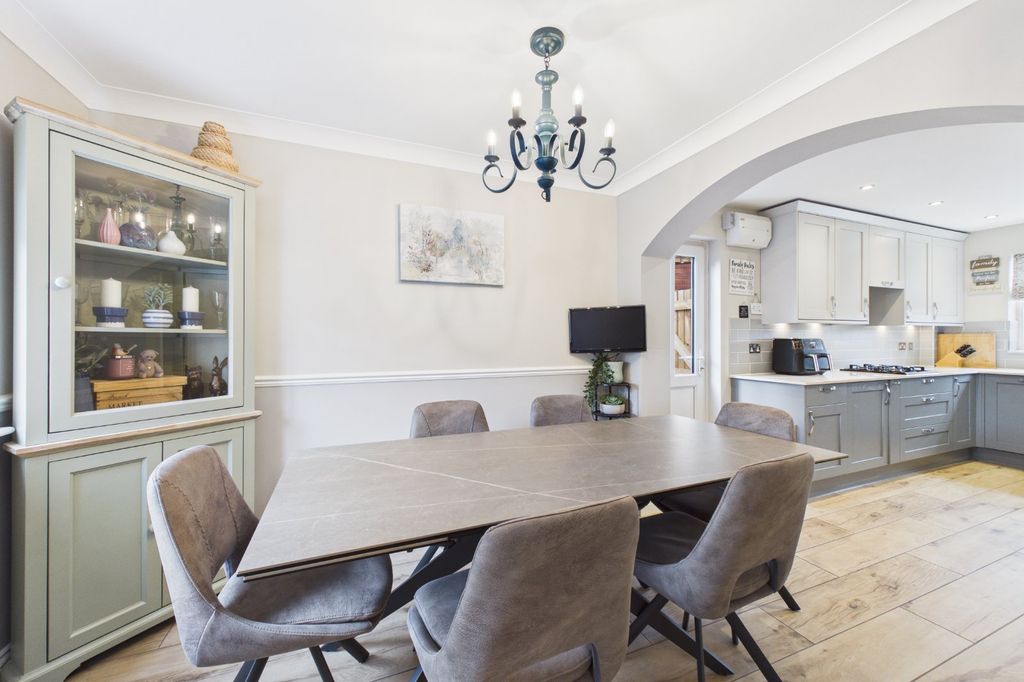 Property photo 3 of 15 Picture No. 11