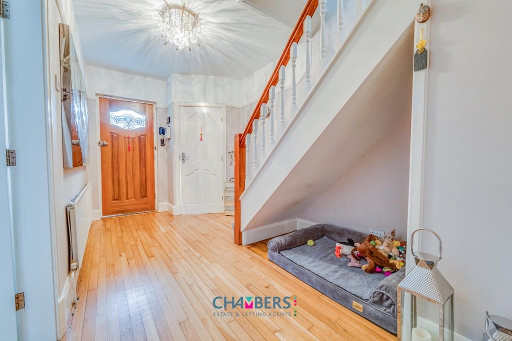 Property photo 3 of 54 Hallway