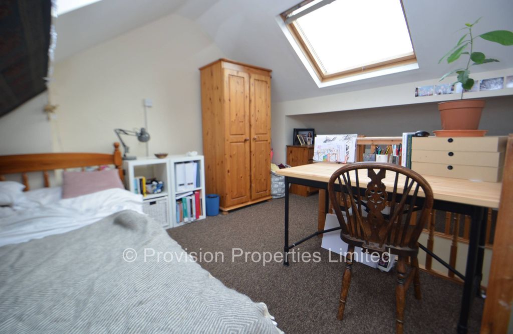 Property photo 3 of 5 Photo