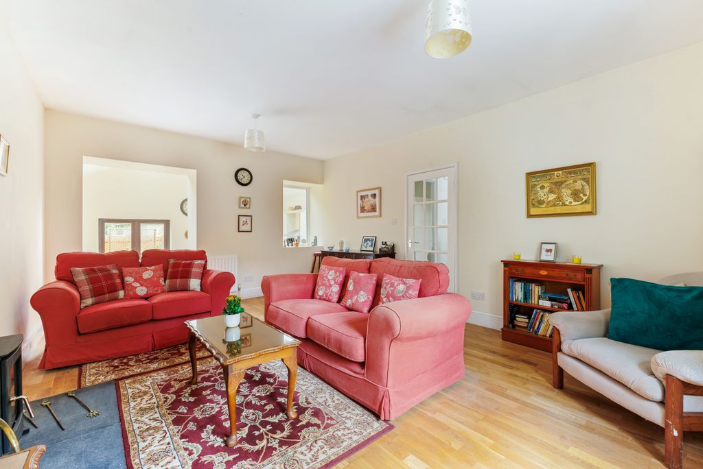 Property photo 3 of 27