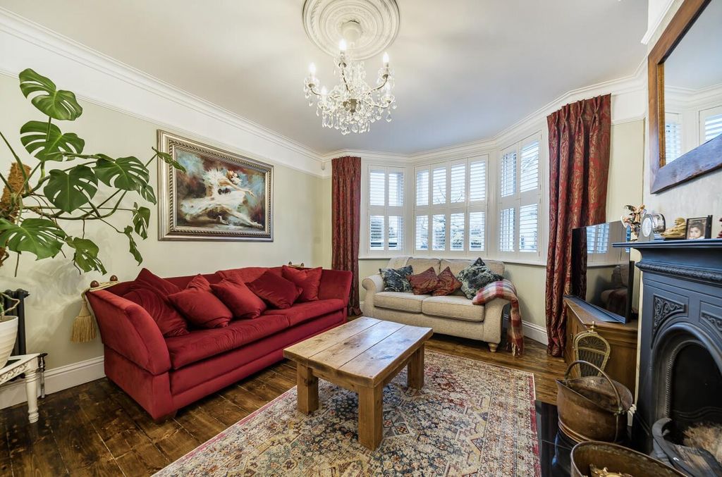 Property photo 3 of 20 Davidson Frost-Wellings, Dfw, High Road, Bushey, R