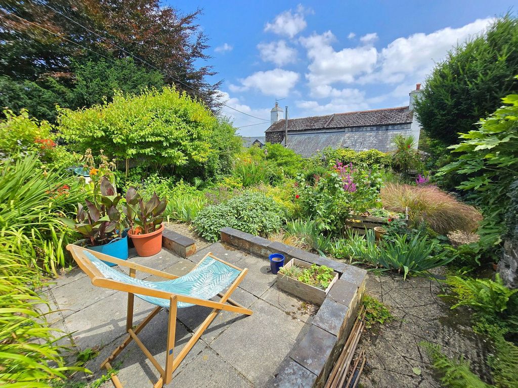 Property photo 2 of 18