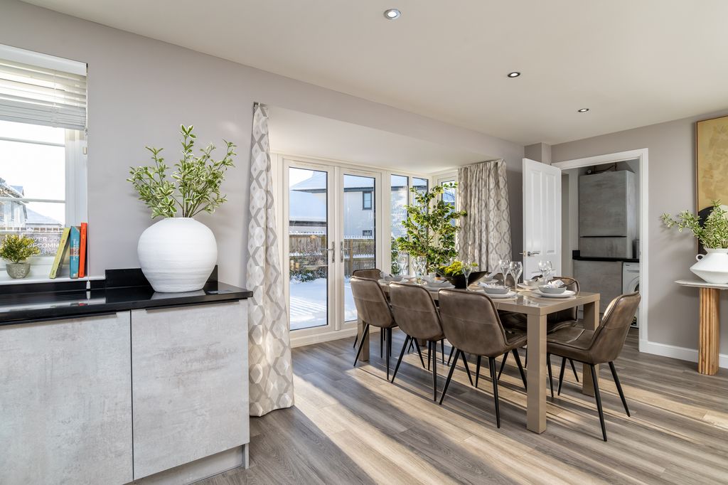 Property photo 2 of 10 Dev002497_Ballater_H469_011