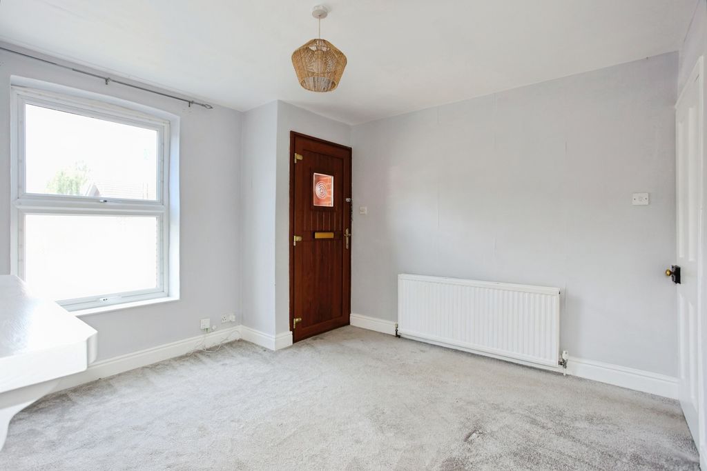 Property photo 2 of 17 Photo