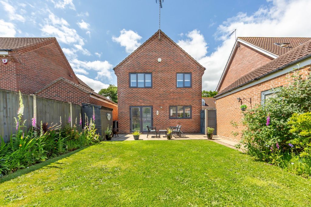Property photo 2 of 23