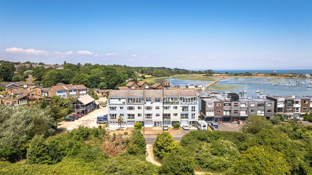 Property photo 2 of 36 Exterior