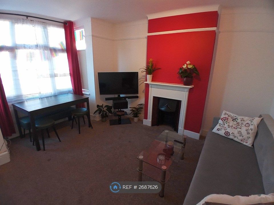 Property photo 1 of 9 Living Room