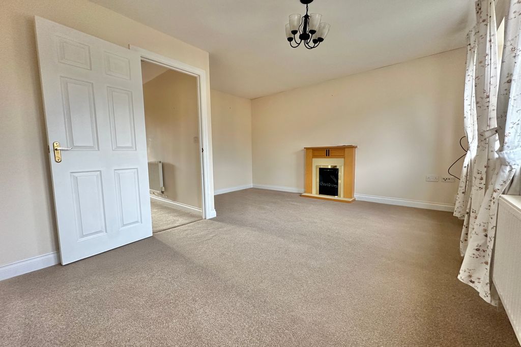 Property photo 2 of 12 Living Room