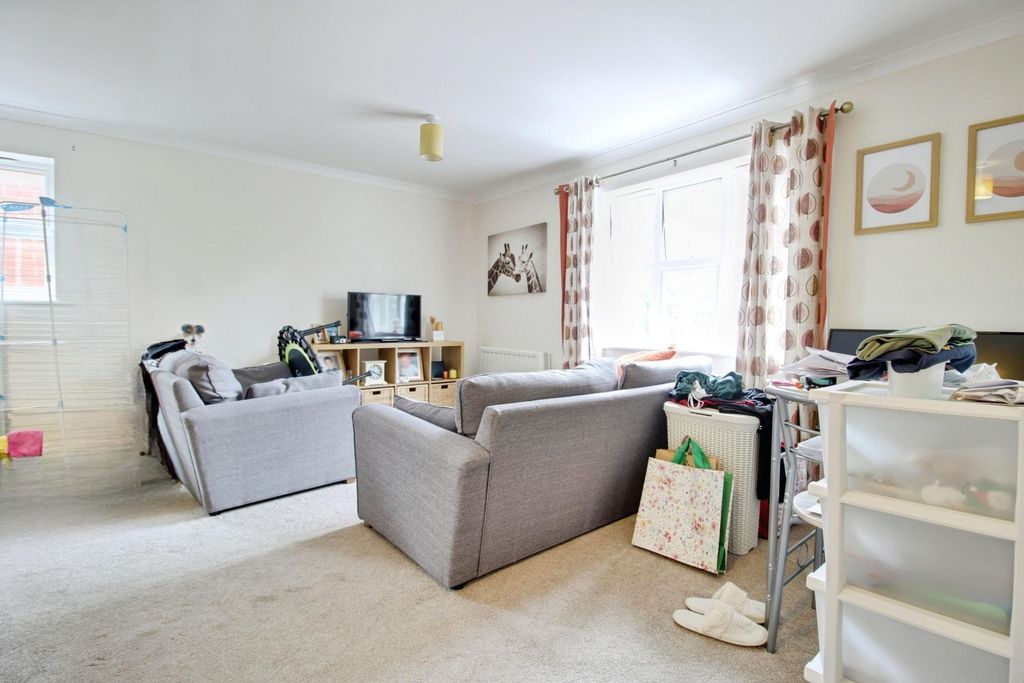 Property photo 2 of 9