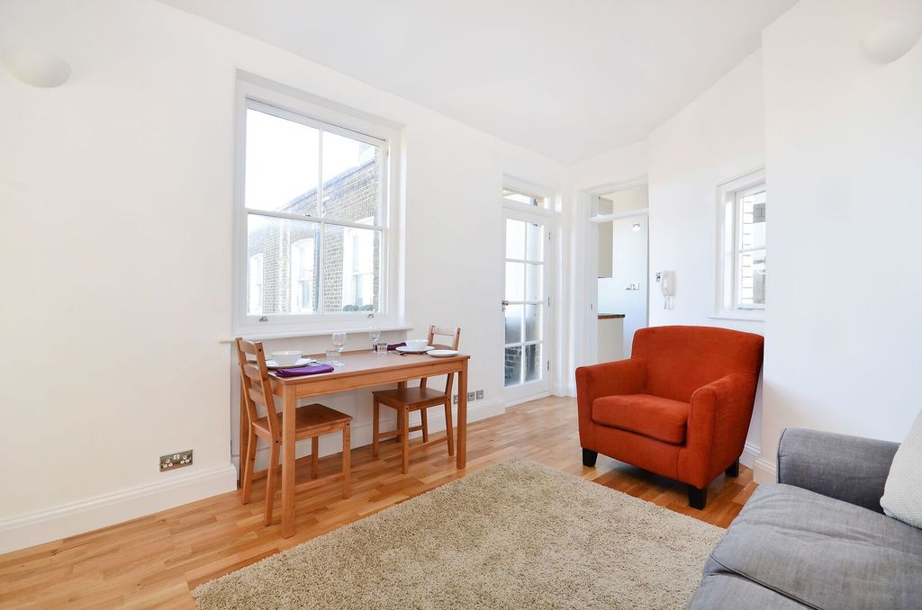 Property photo 2 of 8