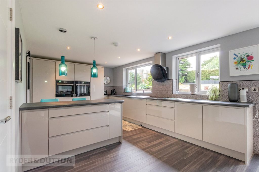 Property photo 3 of 48 Kitchen/Breakfast