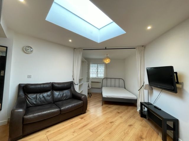 Property photo 3 of 6 Living Room