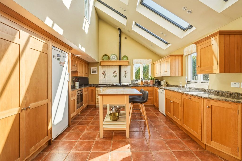 Property photo 2 of 29 Vaulted Kitchen
