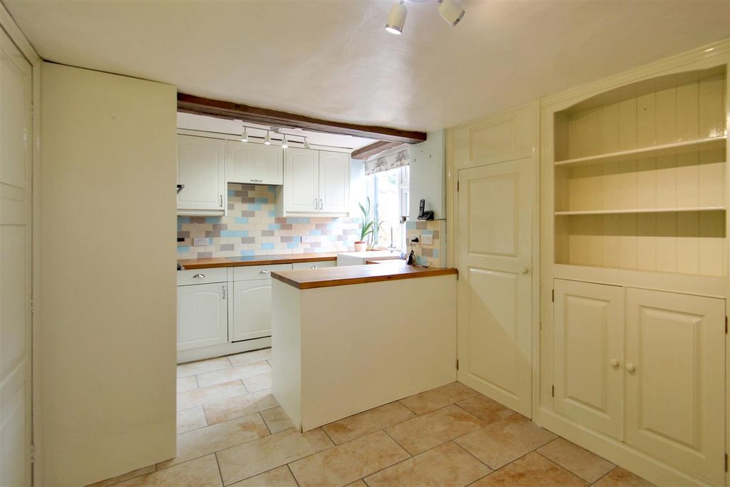 Property photo 3 of 11 Img_1022.Jpg