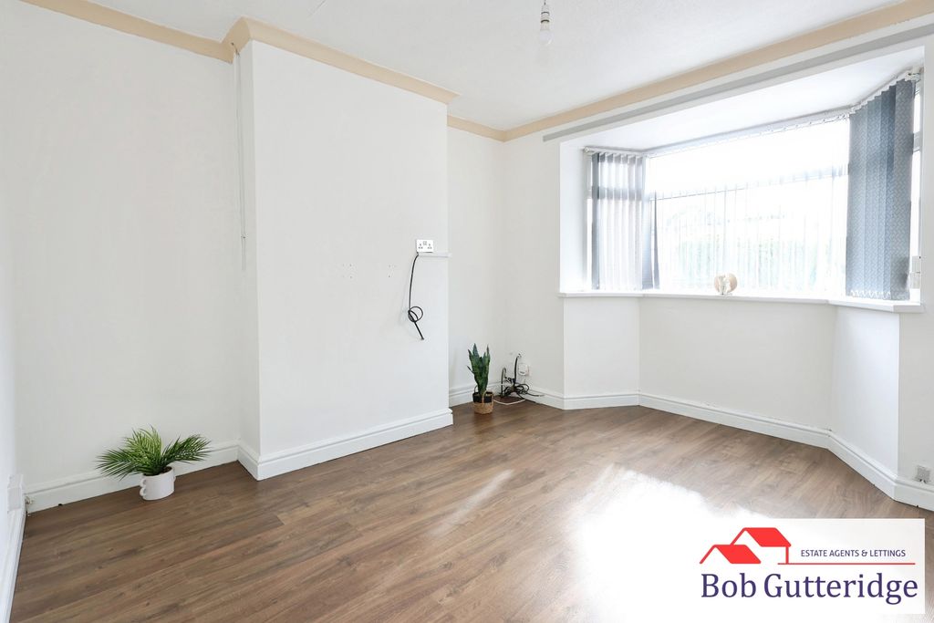 Property photo 2 of 26 Bay Fronted Lounge