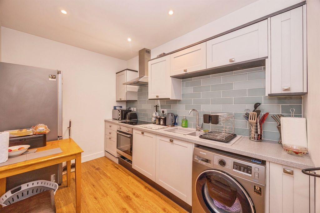 Property photo 2 of 13