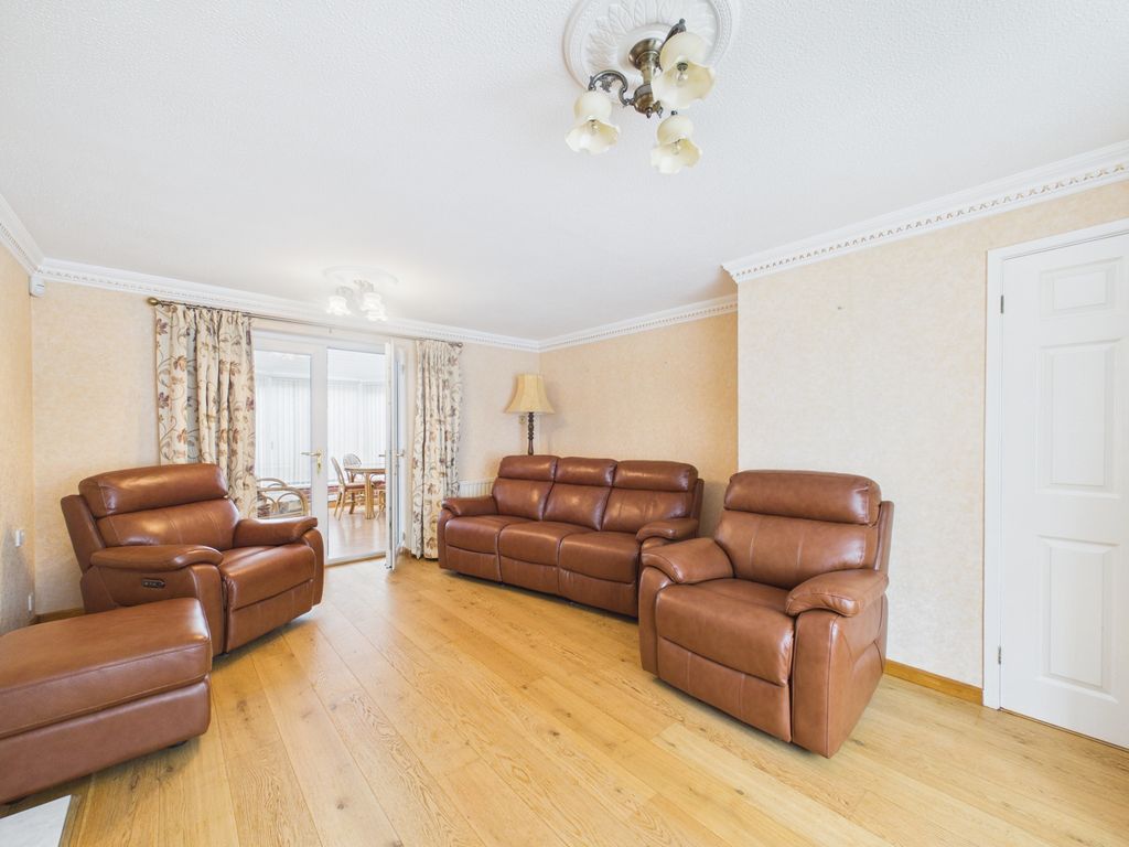 Property photo 3 of 28