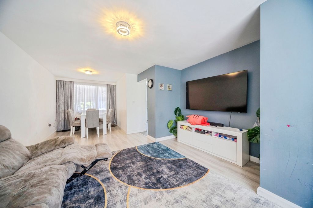 Property photo 3 of 20 Pbox-Img.Jpg