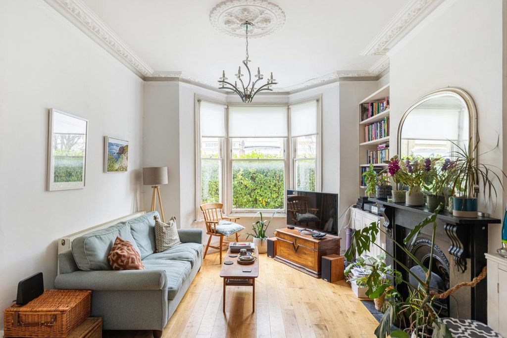 Property photo 2 of 11