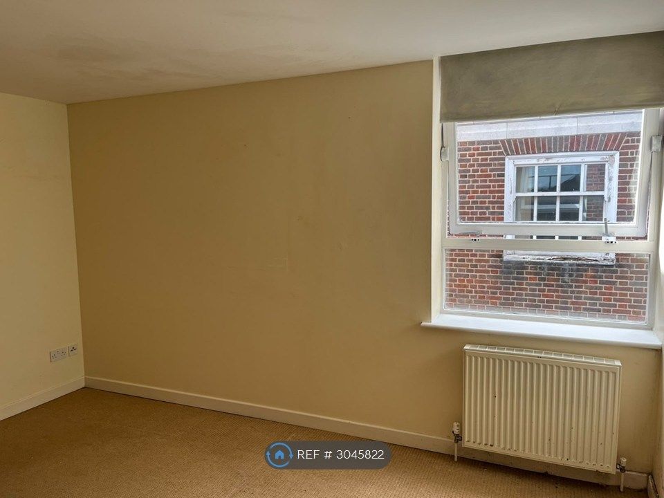 Property photo 2 of 6 Bedroom 1