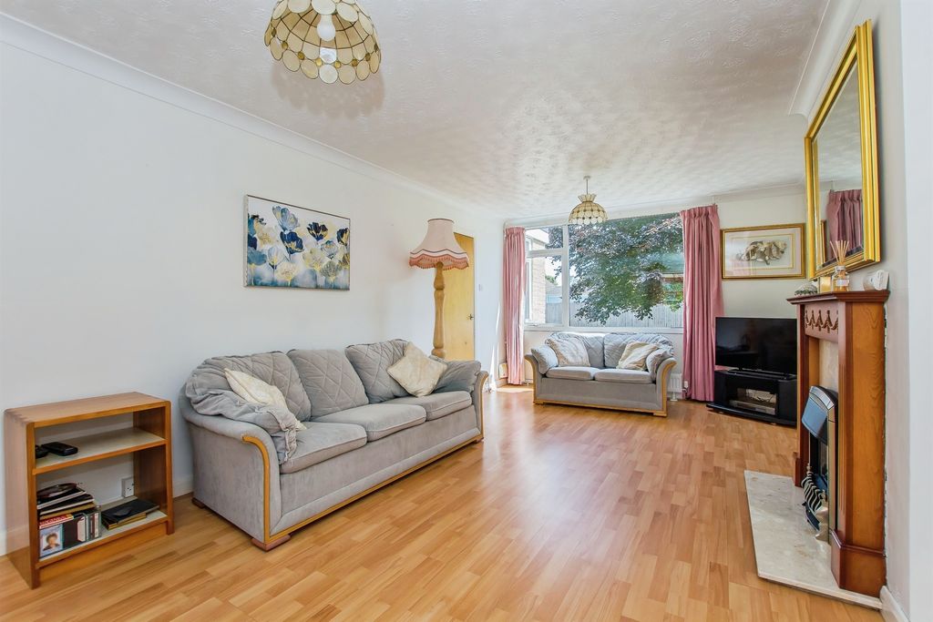 Property photo 3 of 17