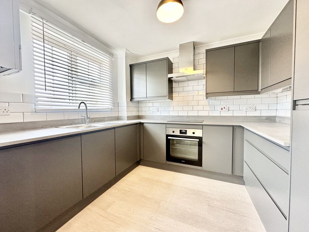 Property photo 2 of 8 Picture 2