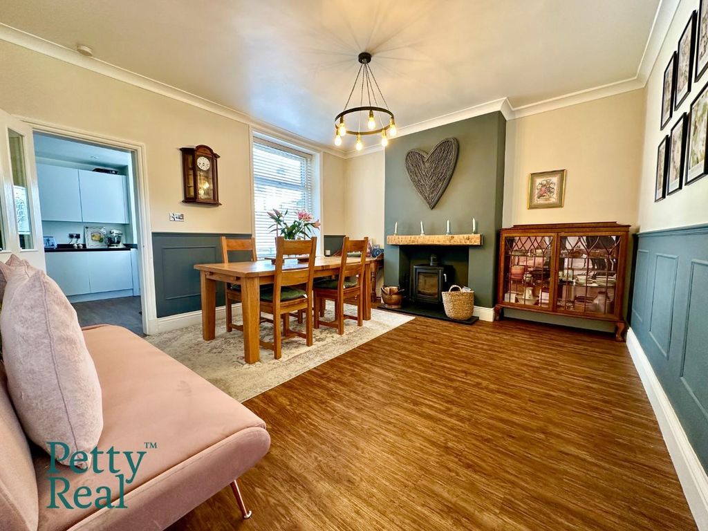 Property photo 2 of 24