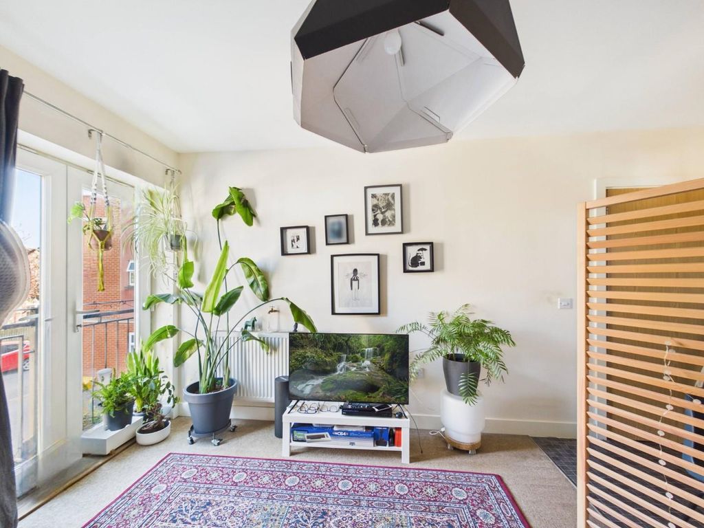 Property photo 3 of 24 Cam01576G0-Pr0345-Still015.Jpg