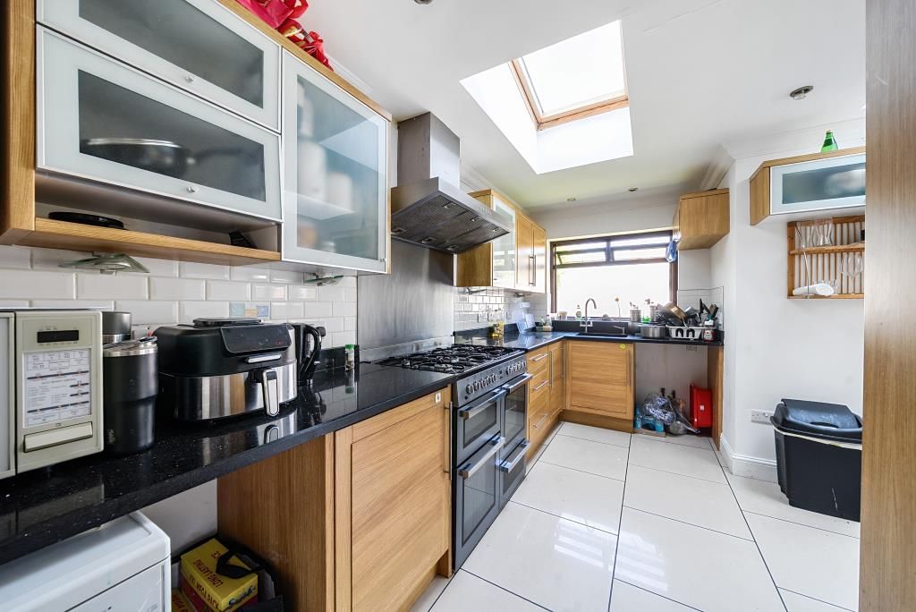 Property photo 3 of 18 Kitchen