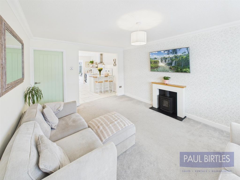 Property photo 2 of 21 Cam04378G0-Pr0227-Still028.Jpg