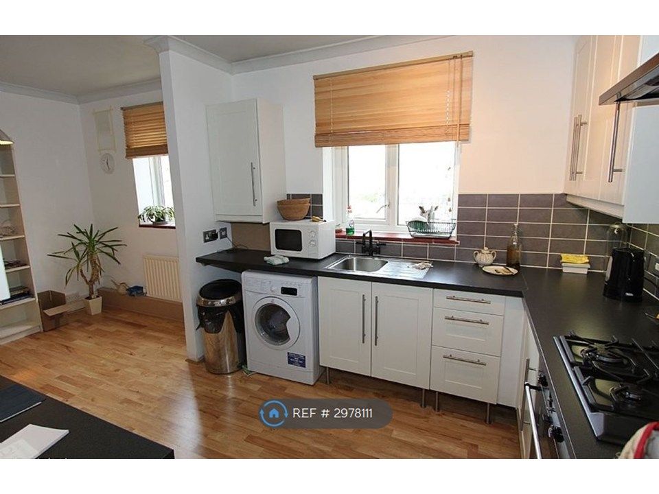 Property photo 2 of 12 Kitchen Breakfast Area