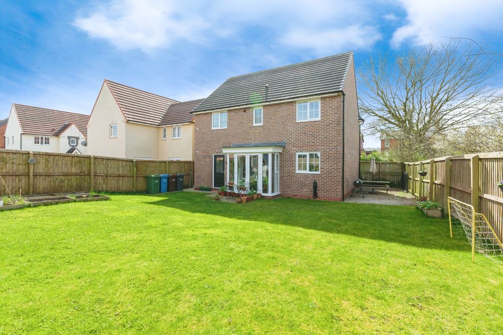 Property photo 2 of 17 Photo